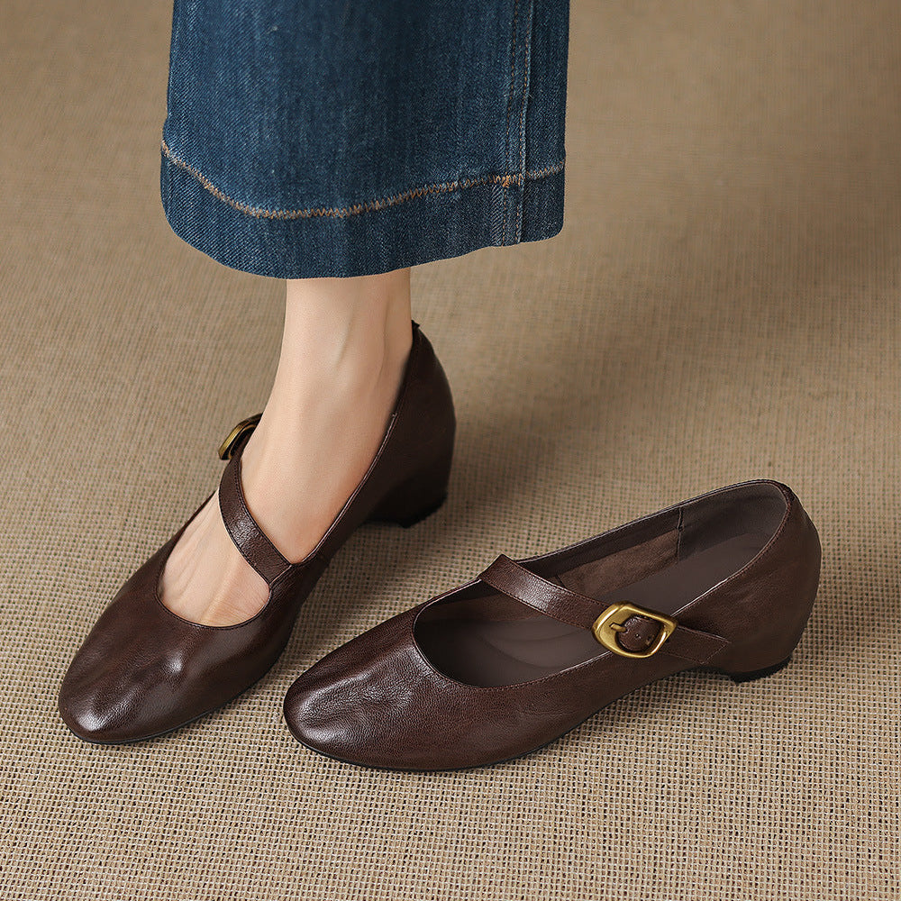 Quira | Round-Toe Mary Jane Flat