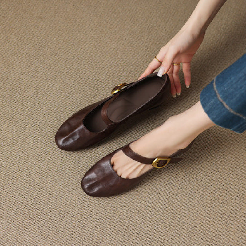 Quira | Round-Toe Mary Jane Flat