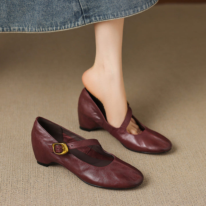 Quira | Round-Toe Mary Jane Flat
