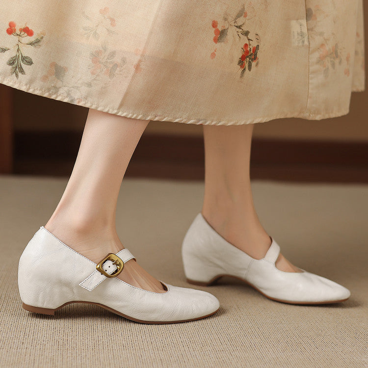 Quira | Round-Toe Mary Jane Flat